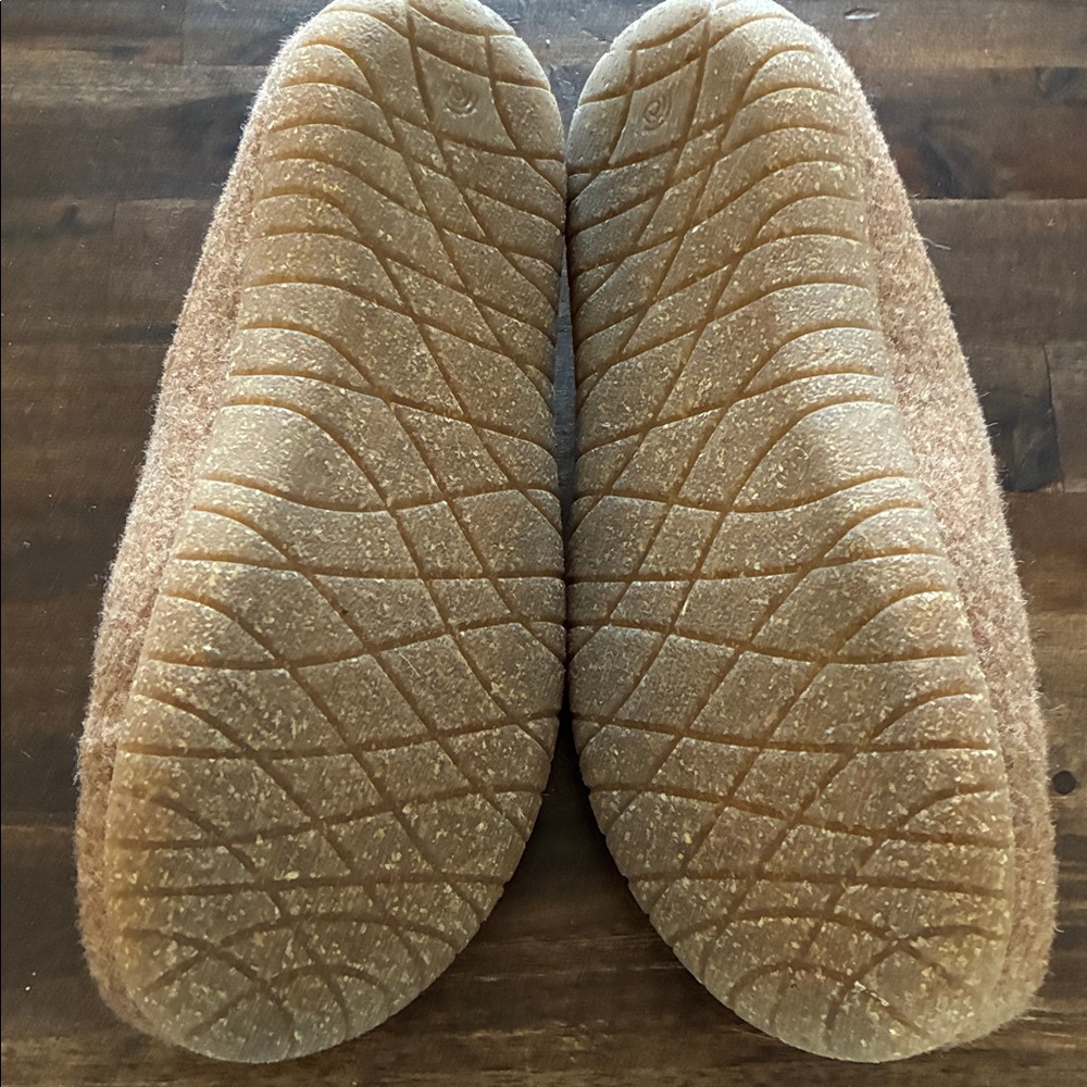 Taos Wool Clogs in Light Brown - 8? - Picture 4 of 5